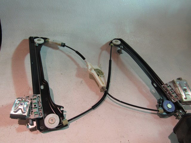 2014 Nissan 370z RH Passenger Window Regulator