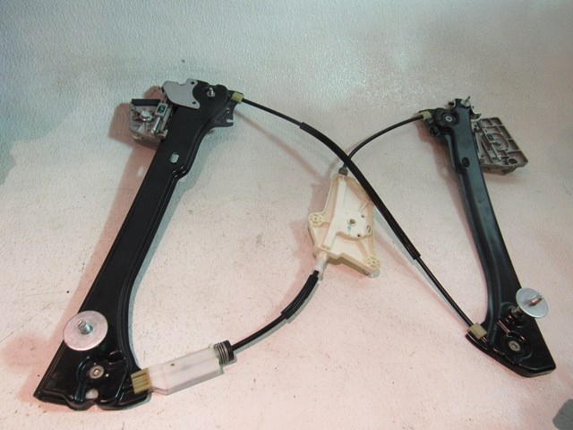 2014 Nissan 370z RH Passenger Window Regulator