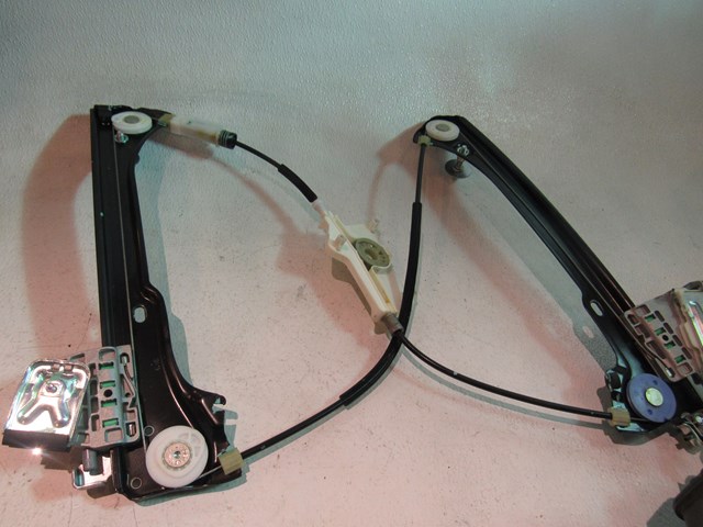 2014 Nissan 370z RH Passenger Window Regulator