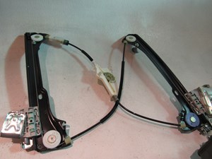 2014 Nissan 370z RH Passenger Window Regulator