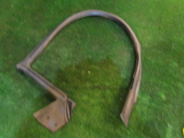 2014 NIssan 370z Nismo RH Passenger Door Seal On Door