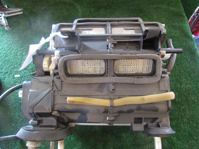 2005 Infiniti G35 Coupe Heater Core Assy 27110 AM610