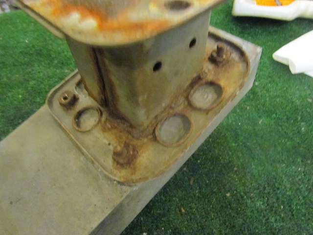 2005 Infiniti G35 Cpe Rear Bumper Reinforcement & LH Mount