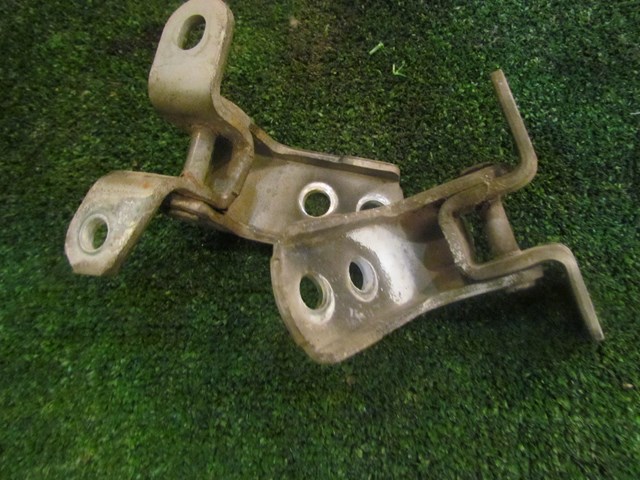 2001 Lexus IS300 Front RH Passenger Door Hinges