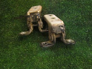 2001 Lexus IS300 Front RH Passenger Door Hinges