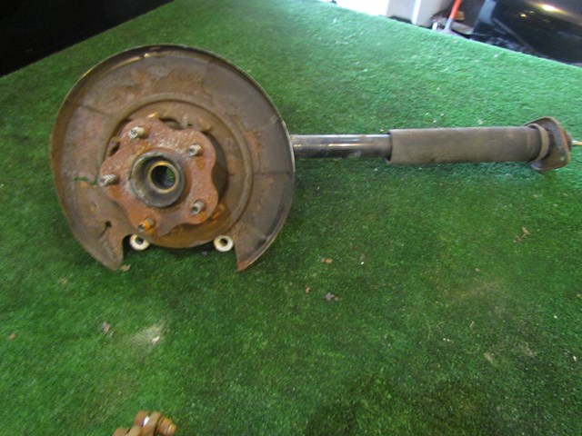 2005 Infiniti G35 Rear RH Spindle & Shock 56210 CD701