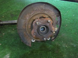 2005 Infiniti G35 Coupe Rear LH Driver Spindle & Shock 