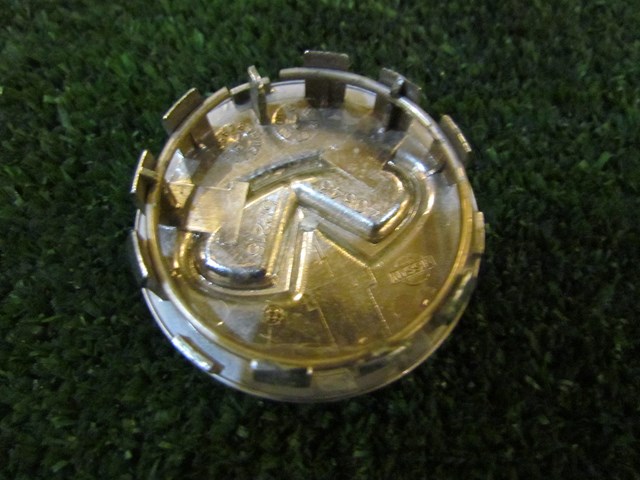 2008 Infiniti G35xS 18 inch XS wheel center cap