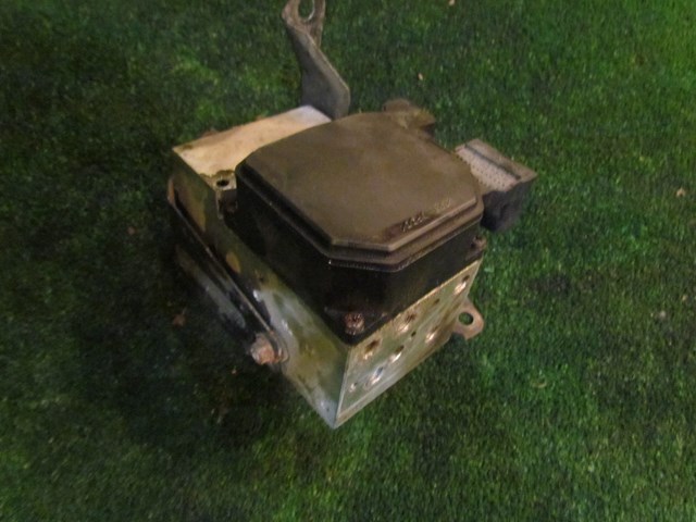 2001 Lexus IS300 ABS Pump 44540 24010