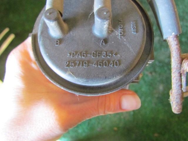 2001 Lexus IS300 Fuel Vapor Canister 25719 46040