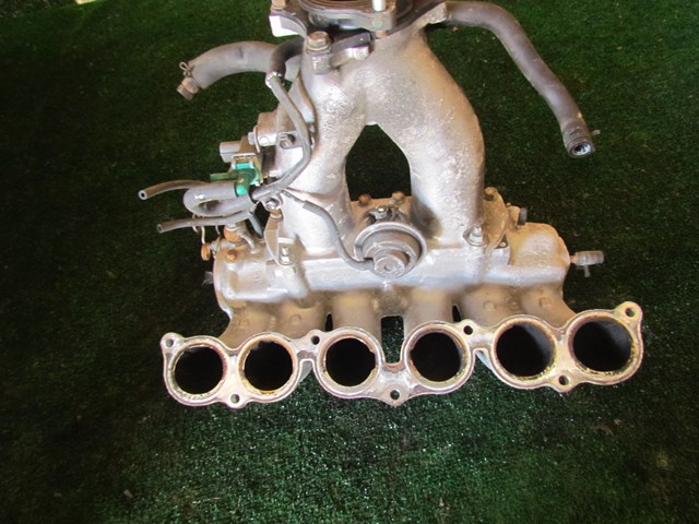 2001 Lexus IS300 Upper Intake Manifold