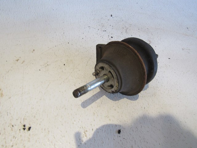 2001 Lexus IS300 LH Driver Engine Mount