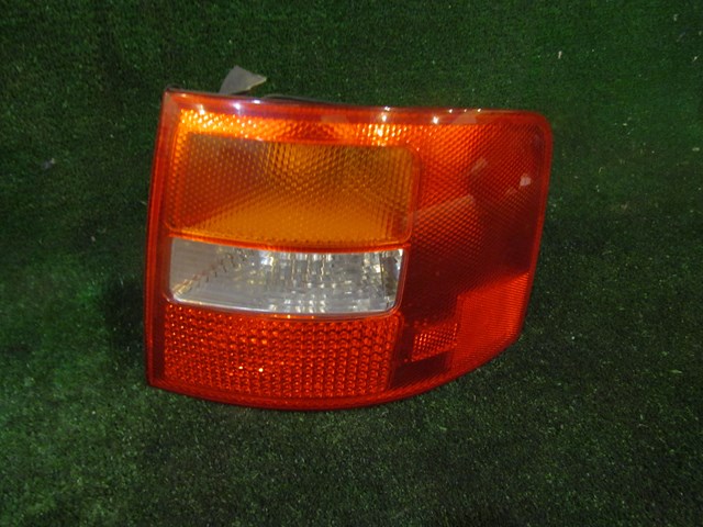 2005 Audi Allroad 4.2 RH Passenger Tail Light