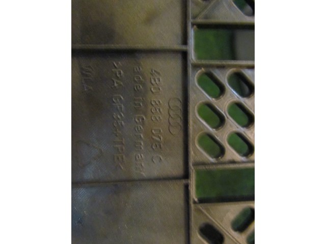 2005 Audi Allroad Radio Bracket Mount 4B0 858 075 C