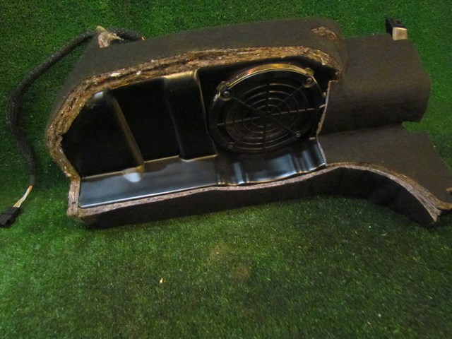 2005 Audi Allroad Bose Subwoofer 4B9 035 382B