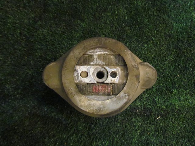 2005 Audi Allroad 4.2L RH Passenger Transmission Mount