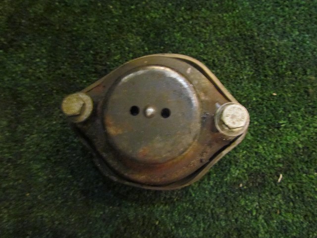 2005 Audi Allroad 4.2L RH Passenger Transmission Mount