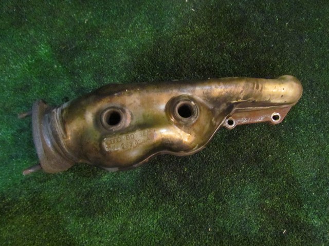 2005 Audi Allroad 4.2L RH Exhaust Manifold 079 253 034A