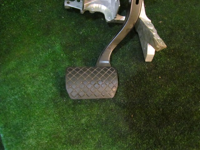 2005 Audi Allroad 4.2 Brake Pedal w/Mount