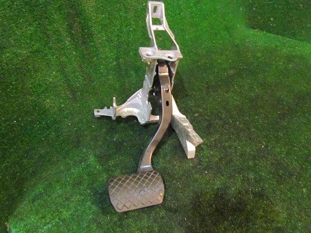 2005 Audi Allroad 4.2 Brake Pedal w/Mount