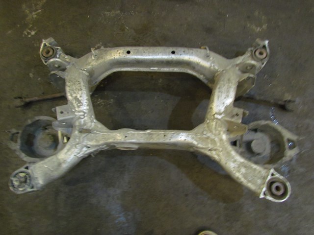 2005 Infiniti G35 Coupe Rear Subframe w/control arms