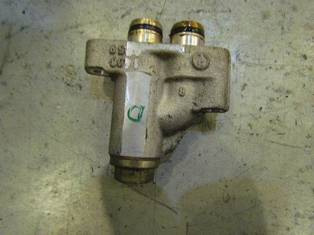 2000 BMW M5 S62 Engine OIl Cooler Control Valve