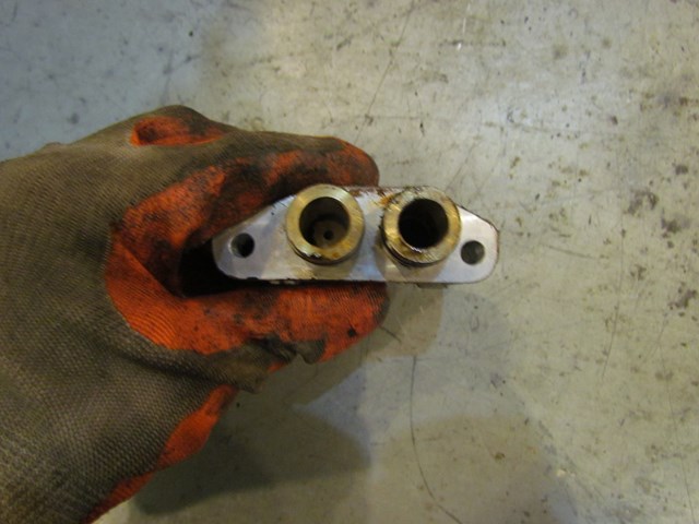 2000 BMW M5 S62 Engine OIl Cooler Control Valve