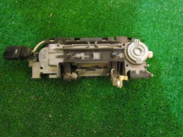 2001 Audi A8L Front LH Driver Exterior Door Handle