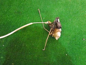 2001 Audi A8L Front RH Door Lock Actuator 4D1 837 016D