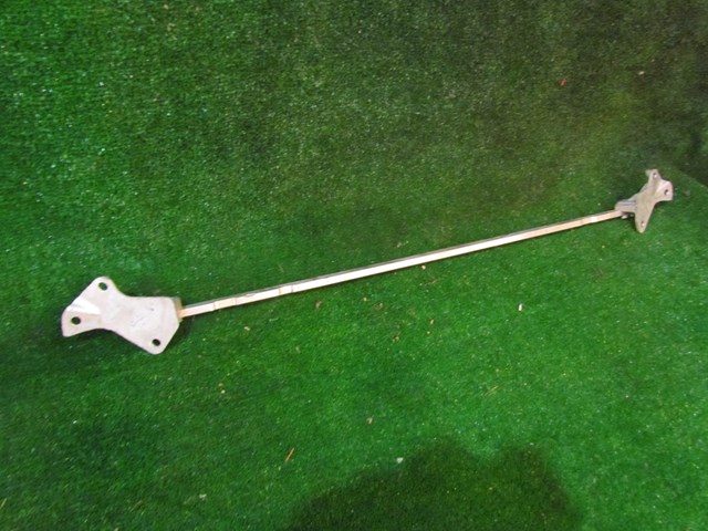 2001 Audi A8L D2 Strut Tower Bar 4D0 805 645 E