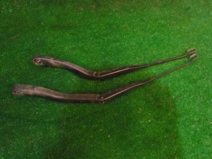 2001 Audi A8L D2 Wiper Arm Set