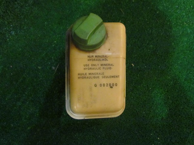 2001 Audi A8L D2 Power Steering Fluid Reservoir