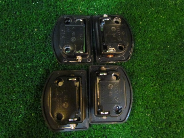 2001 Audi A8L D2 Cargo Tie Down Hooks (4)