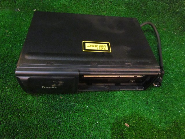 2001 Audi A8L D2 6 Disc Changer-No Cartridge