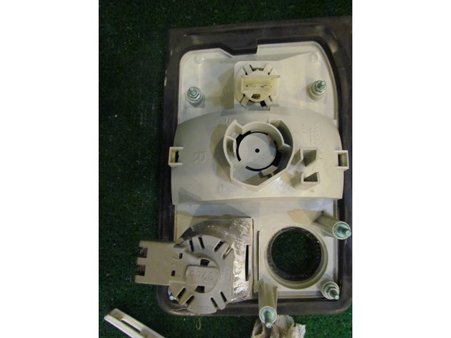 2001 Audi A8L D2 RH Passenger Tail Light- Small Crack