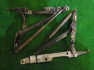 2001 Audi A8L D2 Trunk Hinge & Strut Set