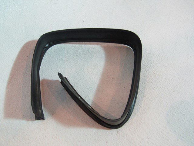2001 Audi A8L D2 Rear RH Door Seal On Chrome Trim