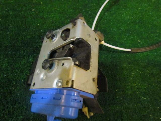 2001 Audi A8L D2 Rear RH Door Lock Actuator 4D0 839 016 D