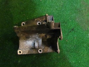 2001 Audi A8L D2 AC Compressor Bracket or Mount
