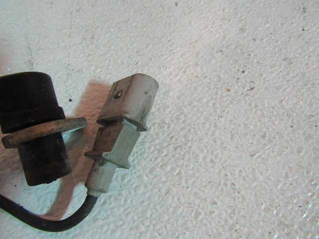 2001 Audi A8L D2 Crank Position Sensor 077 905 381 F