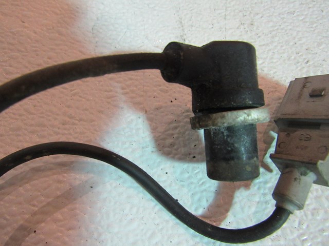2001 Audi A8L D2 Crank Position Sensor 077 905 381 F