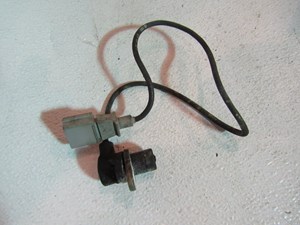 2001 Audi A8L D2 Crank Position Sensor 077 905 381 F