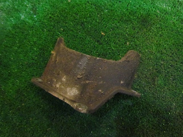 2001 Audi A8L D2 Front RH Axle Shield 4D0 407 722