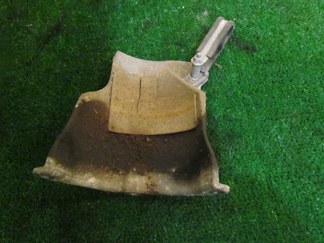 2001 Audi A8L D2 Rear LH Axle Dust Shield 4D0501719E