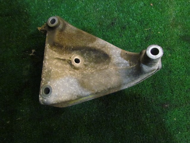 2001 Audi A8L D2 LH Driver Engine Mount 4D0 199 307