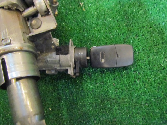 2001 Audi A8L D2 Steering Column w/Key