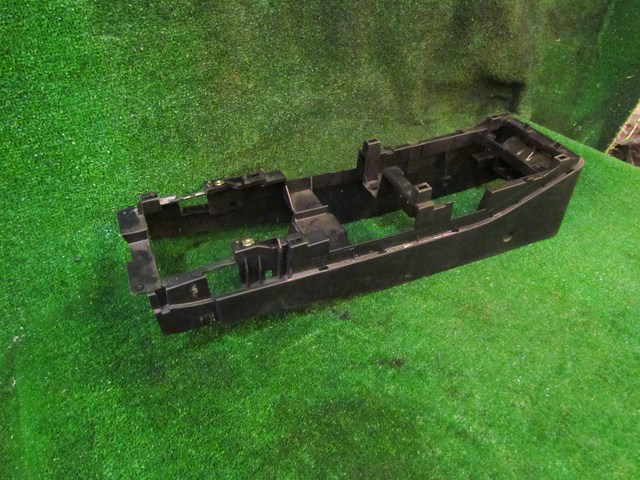 2005 Infiniti G35 Coupe AT Center Console Bottom Portion