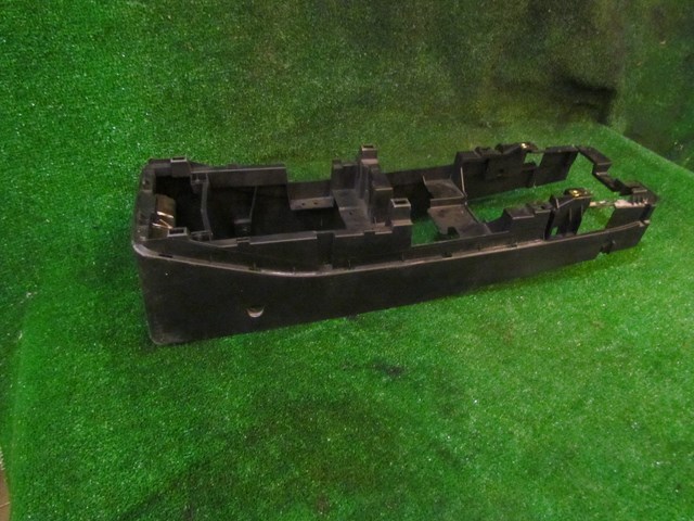 2005 Infiniti G35 Coupe AT Center Console Bottom Portion