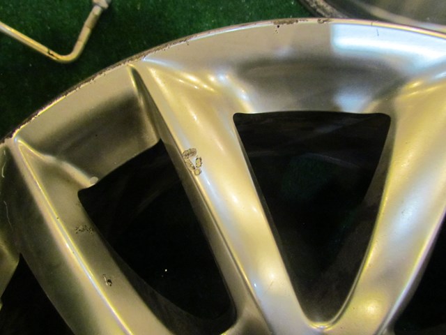 2007 Infiniti G35x Sdn 10 spoke 17 x 7.5 Wheel-Some Blemishes