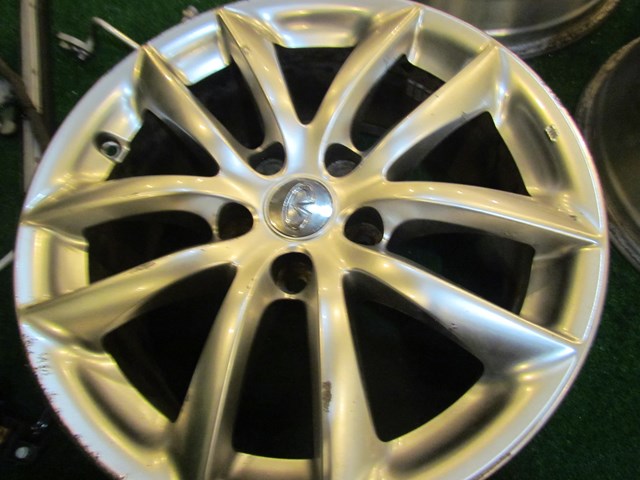 2007 Infiniti G35x Sdn 10 spoke 17 x 7.5 Wheel-Some Blemishes